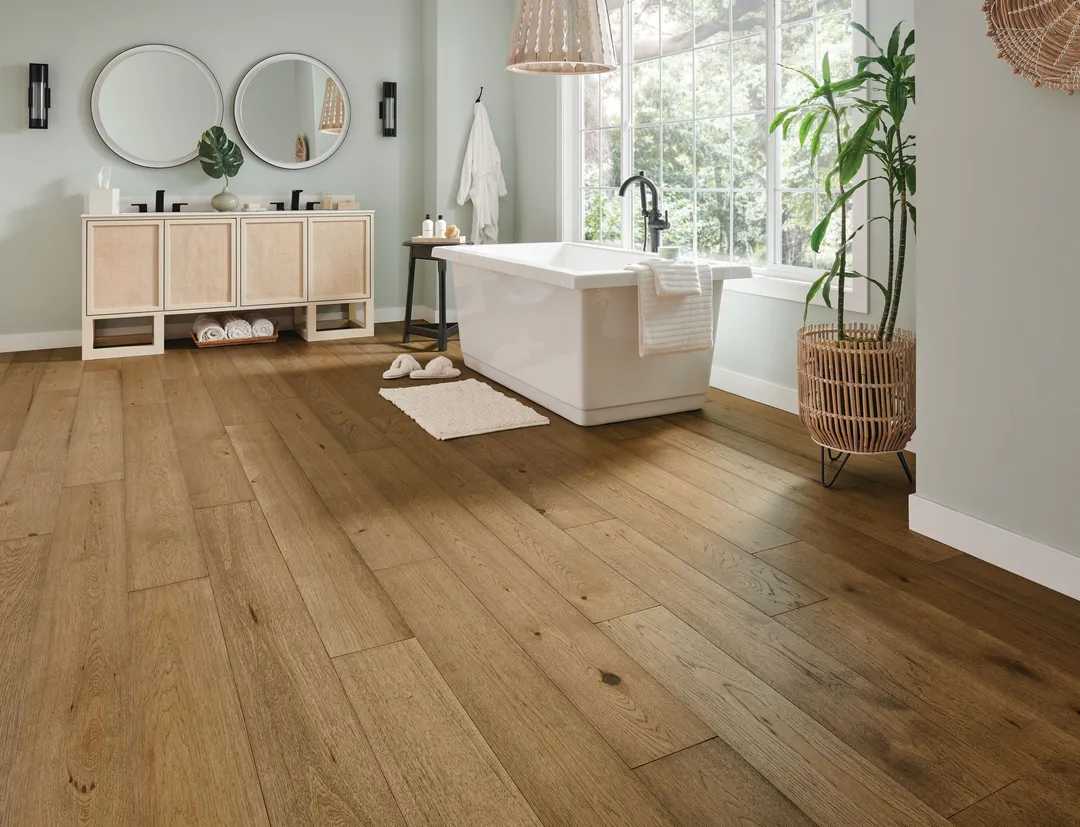Bruce Forest Rain Calming Tea Hickory 7-7/16-in W x 1/4-in T x Varying Length Wirebrushed Waterproof Engineered Hardwood Flooring (15.54-sq ft / Carton), photo 2 of 13