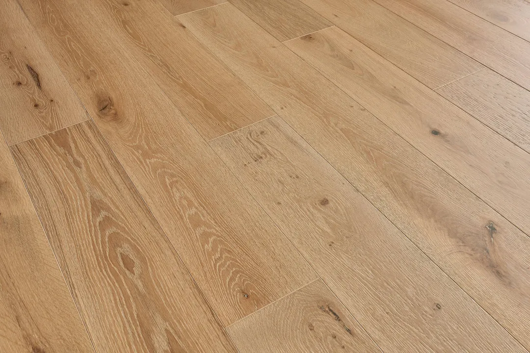 Bruce Forest Rain Serene Neutral White Oak 7-7/16-in W x 1/4-in T x Varying Length Wirebrushed Waterproof Engineered Hardwood Flooring (15.54-sq ft / Carton), photo 4 of 13