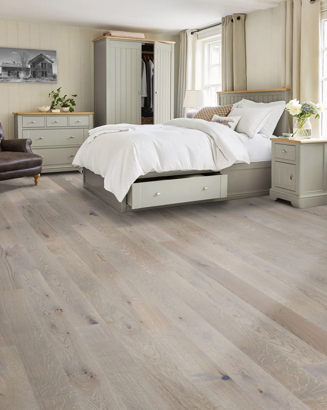 Beasley CENTURY FLOORING Harris Island White oak 1/2-in T x 5-3/8-in W Smooth/Traditional Engineered Hardwood Flooring ( 35.1-sq ft / Carton ), photo 3 of 3