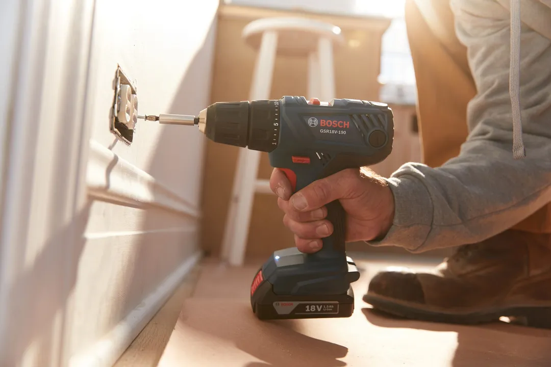Bosch GSR18V-190B22 18-Volt 1/2-in Cordless Drill/Driver Kit with Charger and 2 Batteries, photo 8 of 8