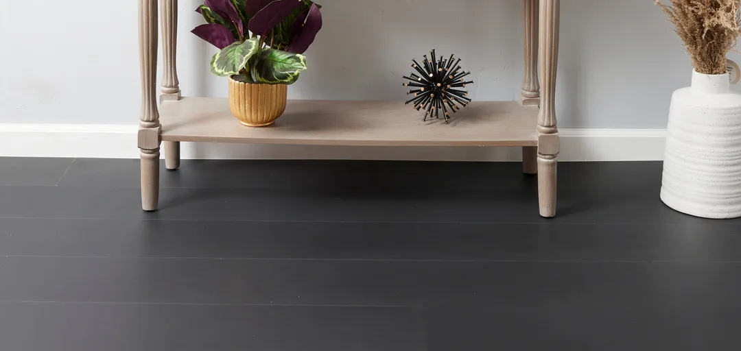 Lucida USA Maxcore Piano Black 28-mil x 7-3/32-in W x 48-in L Waterproof Interlocking Luxury Vinyl Plank Flooring (24.5-sq ft/ Carton), photo 4 of 19