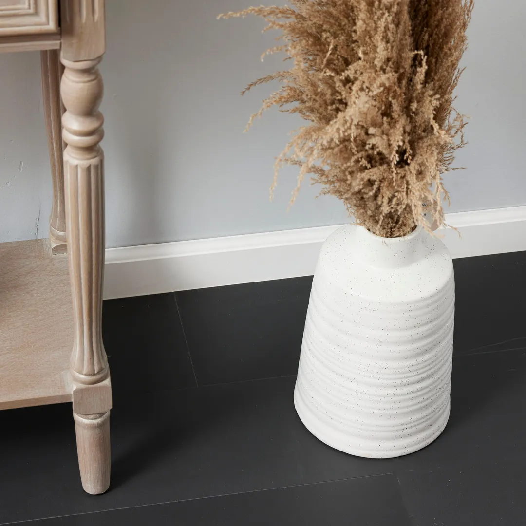Lucida USA Maxcore Piano Black 28-mil x 7-3/32-in W x 48-in L Waterproof Interlocking Luxury Vinyl Plank Flooring (24.5-sq ft/ Carton), photo 7 of 19