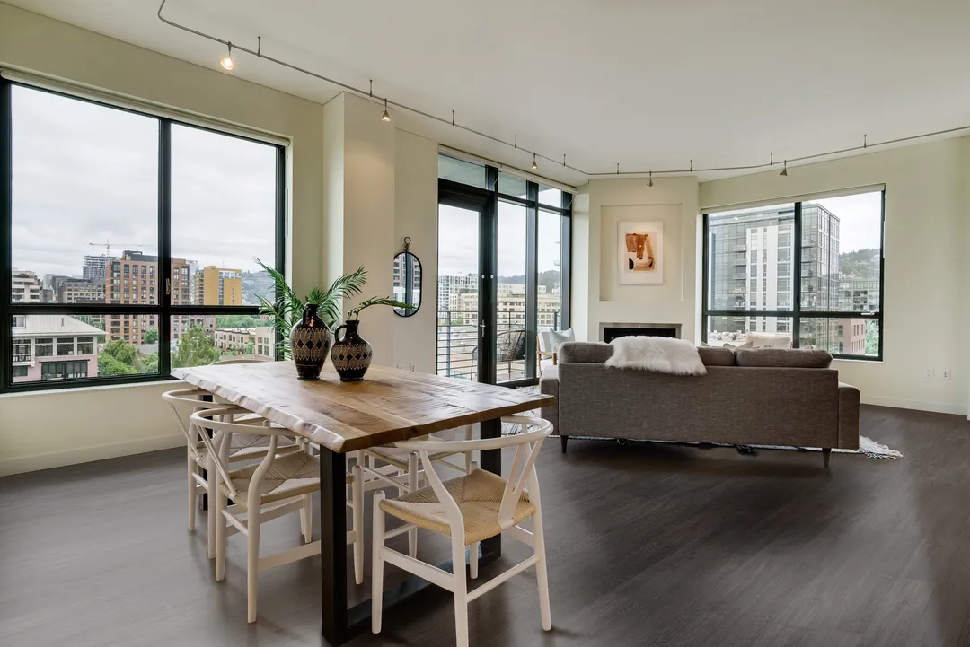 Design is Personal EasyLay Smoky 20-mil x 7-in W x 48-in L Luxury Vinyl Plank Flooring ( 23.33-sq ft Per Carton ), photo 4 of 10