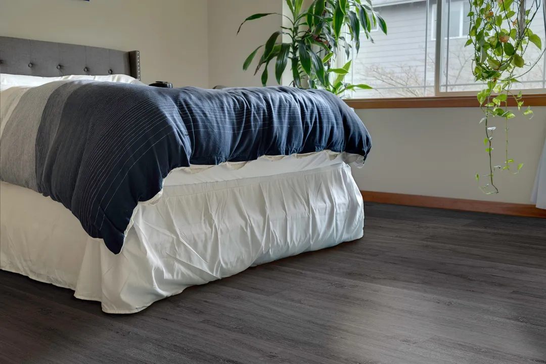 Design is Personal EasyLay Smoky 20-mil x 7-in W x 48-in L Luxury Vinyl Plank Flooring ( 23.33-sq ft Per Carton ), photo 2 of 10