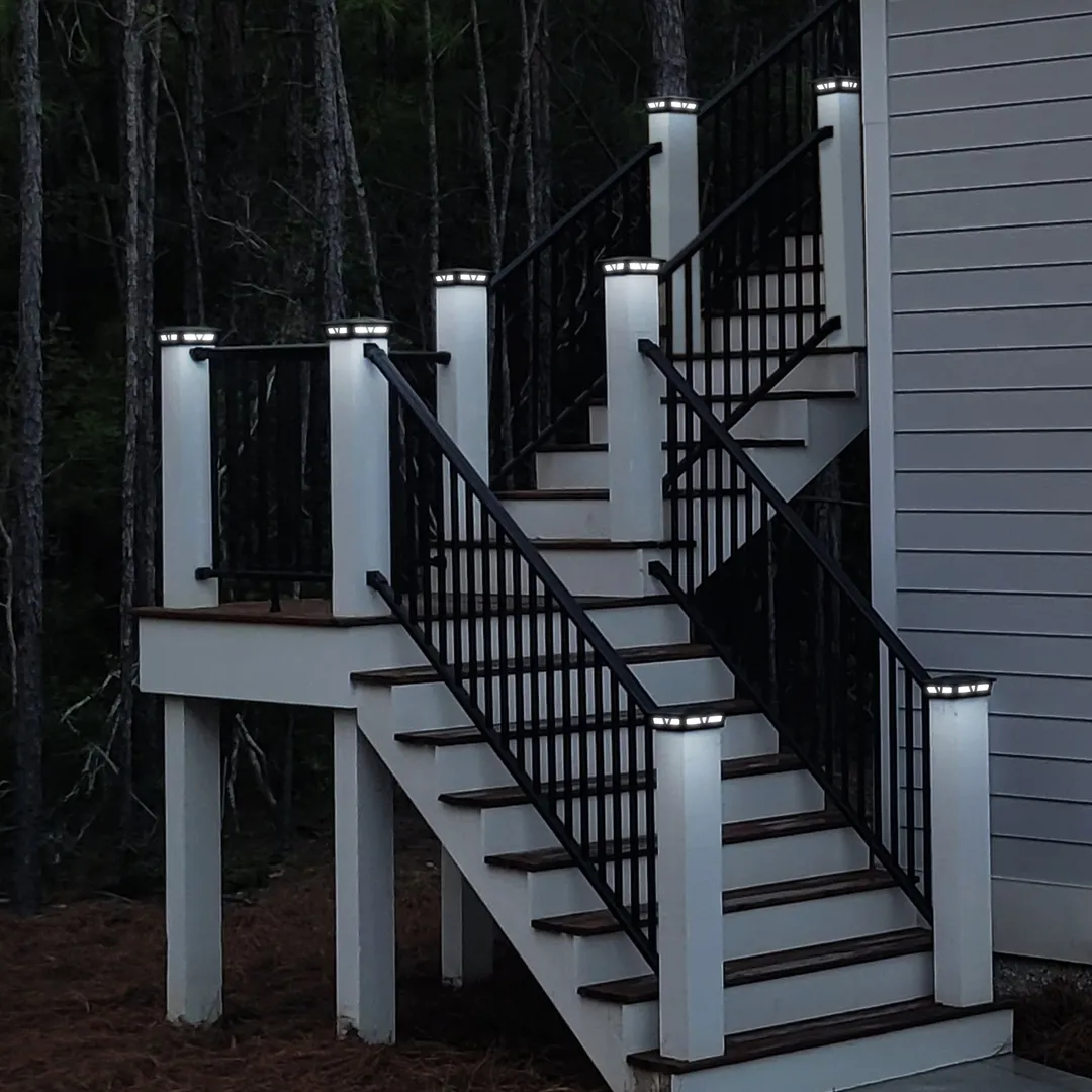 Classy Caps 5-in x 5-in 10-Lumen 1-Watt Black Powder Coated Aluminum Solar LED Outdoor Post Cap Light (4500 K), photo 3 of 10