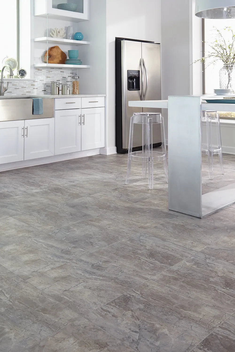 Style Selections Castaway 18-in x 18-in Groutable Water-Resistant Peel-and-Stick Luxury Vinyl Tile Flooring (2.25-sq ft Piece), photo 8 of 9