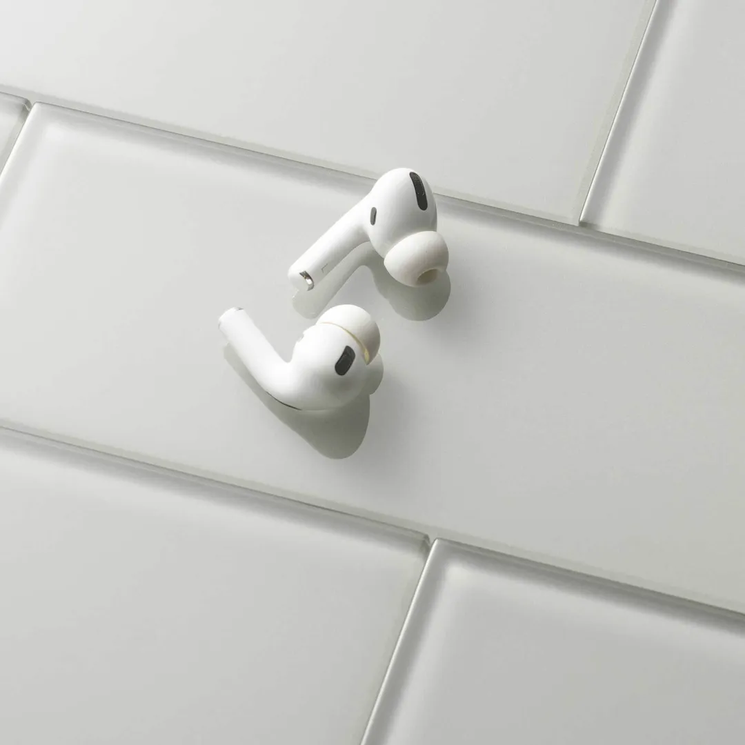 Giorbello Classic Premium Light Gray 3-in x 9-in Glossy Glass Subway Wall Tile (5-sq. ft/ Carton), photo 5 of 6