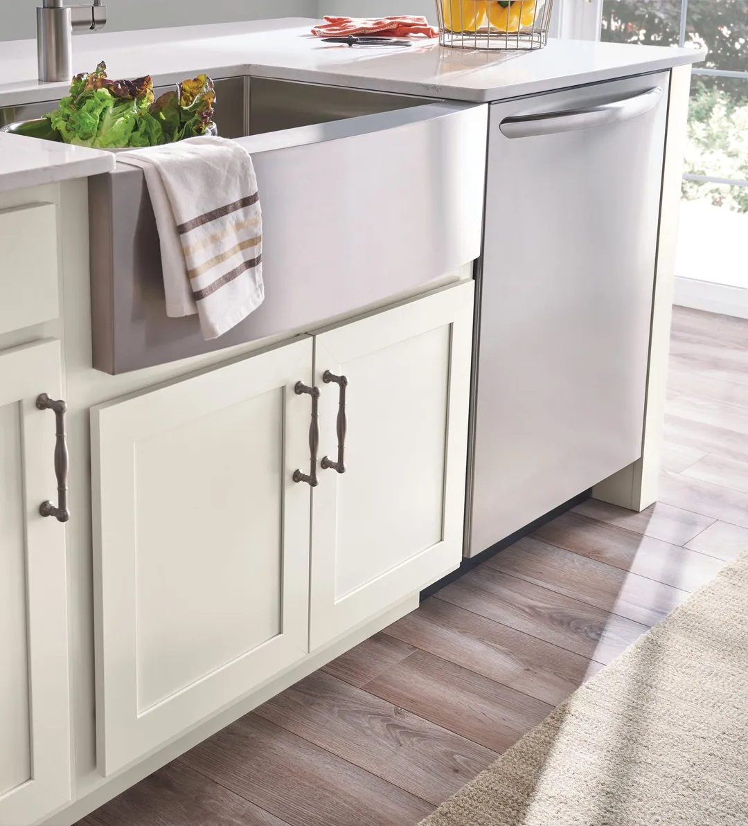 Diamond Express Jamestown 36-in W x 36-in H x 12-in D White Partial Overlay L-shaped Corner Wall Fully Assembled Plywood Cabinet (Recessed Panel Shaker Style), photo 3 of 5