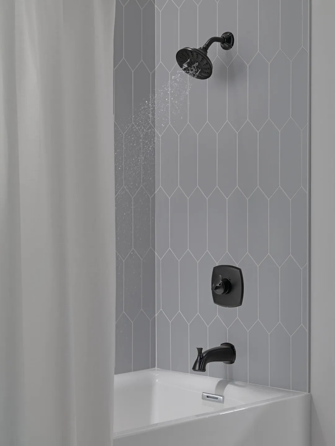 Delta Sandover Matte Black 1-Handle Bathtub and Shower Faucet with Valve, 6-in Showerhead, photo 2 of 7