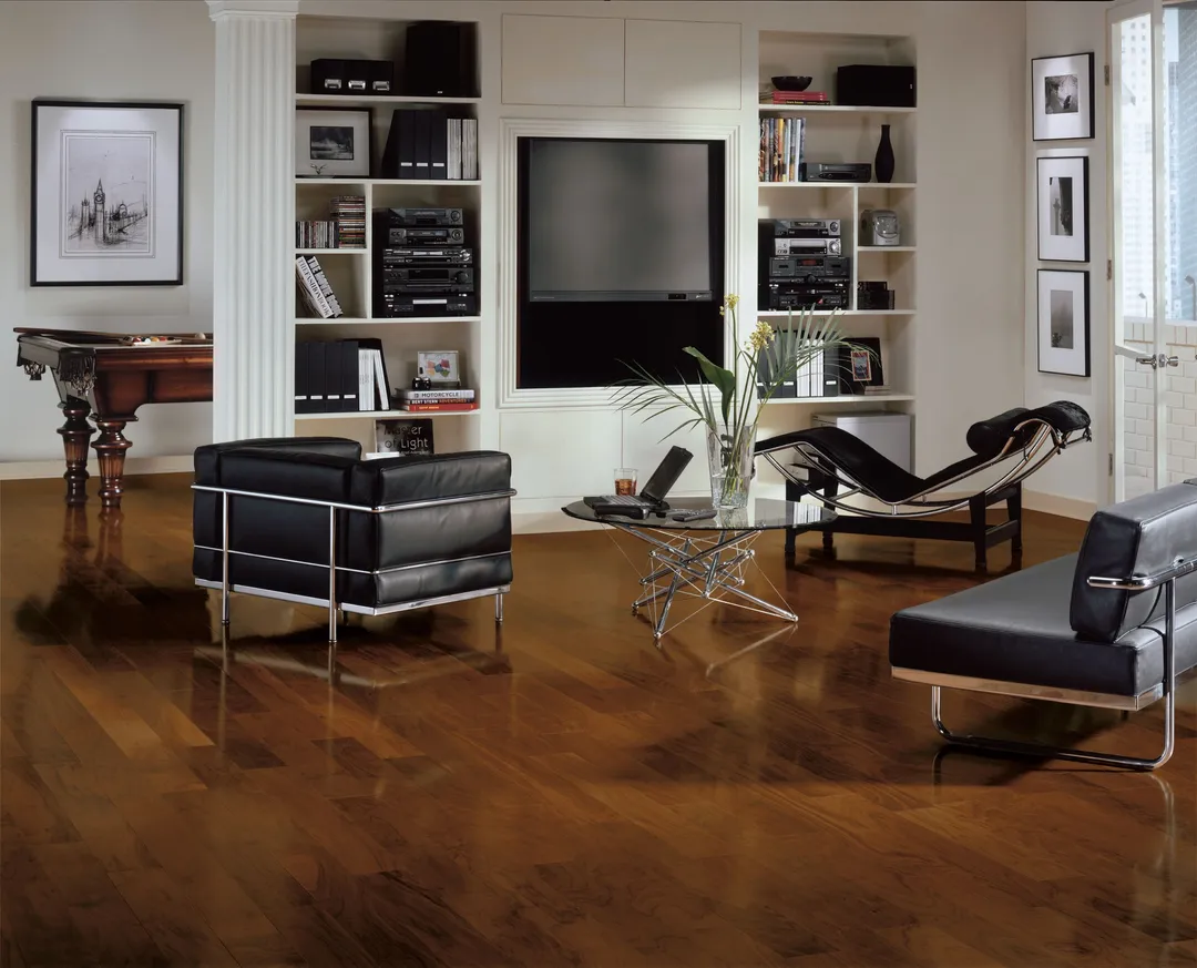 Bruce Turlington Lock and Fold Autumn Brown Walnut 5-in W x 3/8-in T x 60-in Smooth/Traditional Engineered Hardwood Flooring (22-sq ft / Carton), photo 2 of 5