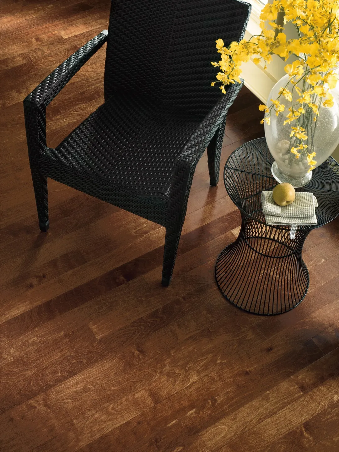 Bruce Turlington Lock and Fold Clove Birch 5-in W x 3/8-in T x 60-in Smooth/Traditional Engineered Hardwood Flooring (36.5-sq ft / Carton), photo 3 of 6