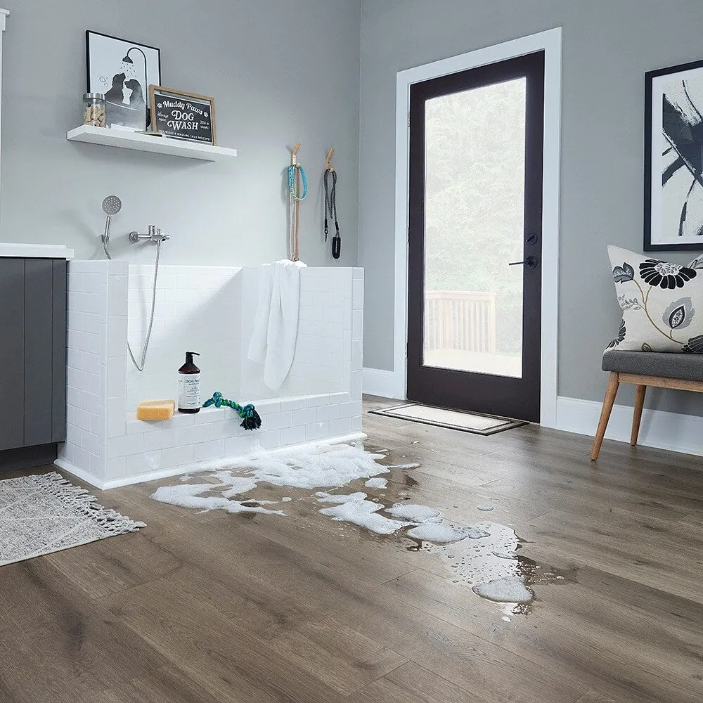 Pergo TimberCraft +WetProtect Ruxin Oak Waterproof Laminate Flooring, photo 18 of 25