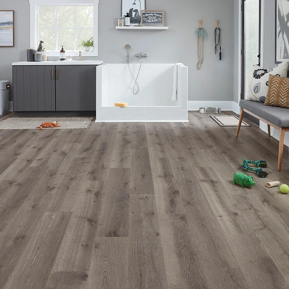 Pergo TimberCraft +WetProtect Ruxin Oak Waterproof Laminate Flooring, photo 20 of 25