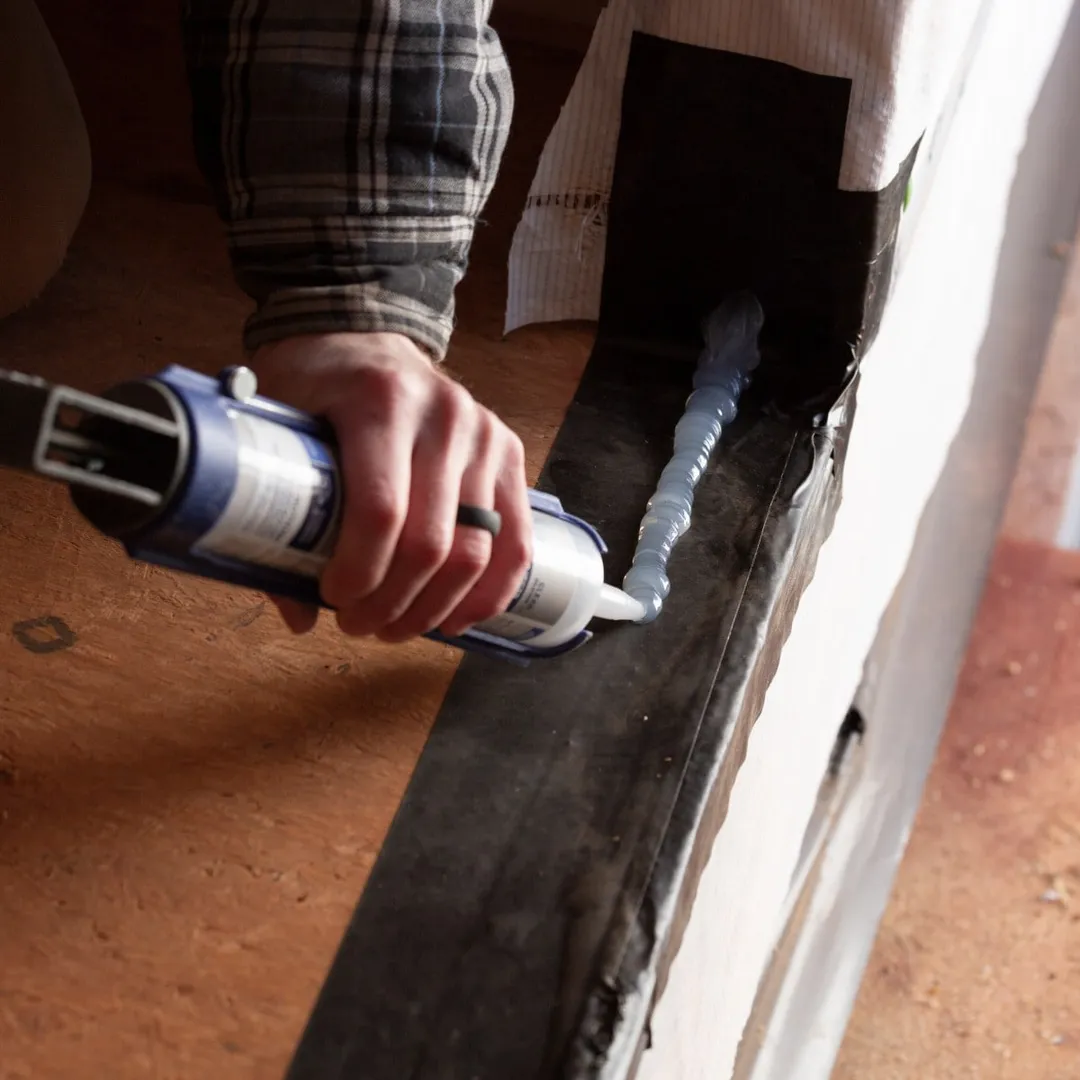 FrogTape Pro Grade Flashing and Waterproofing Tape, 12-in x 50-ft, Black Acrylic Flashing Tape, photo 5 of 8
