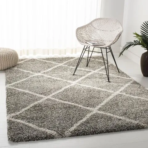 Hudson Beckham Shag 9 x 12 Gray/Ivory Indoor Trellis Area Rug