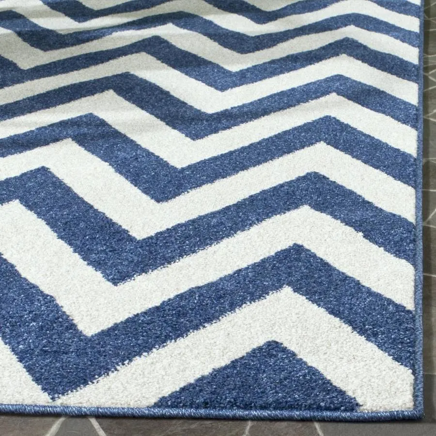 Safavieh Amherst Bellport 2 x 7 Navy/Beige Indoor/Outdoor Chevron Mid-Century Modern Runner, photo 2 of 4