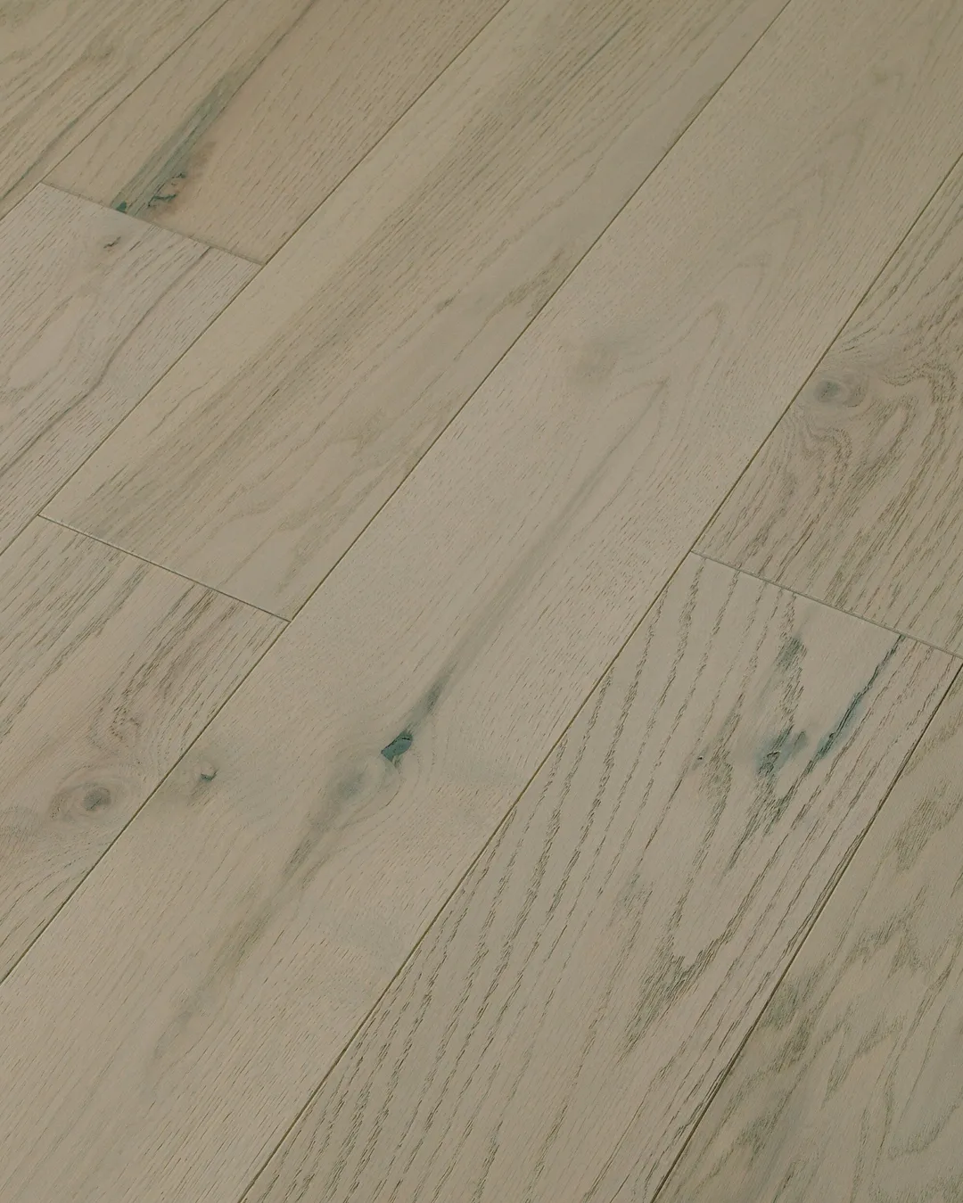 Shaw Kenai Oak Killian Oak 3/8-in T x 6-3/16-in W Water Resistant Wirebrushed Engineered Hardwood Flooring ( 30.48-sq ft / Carton ), photo 4 of 9