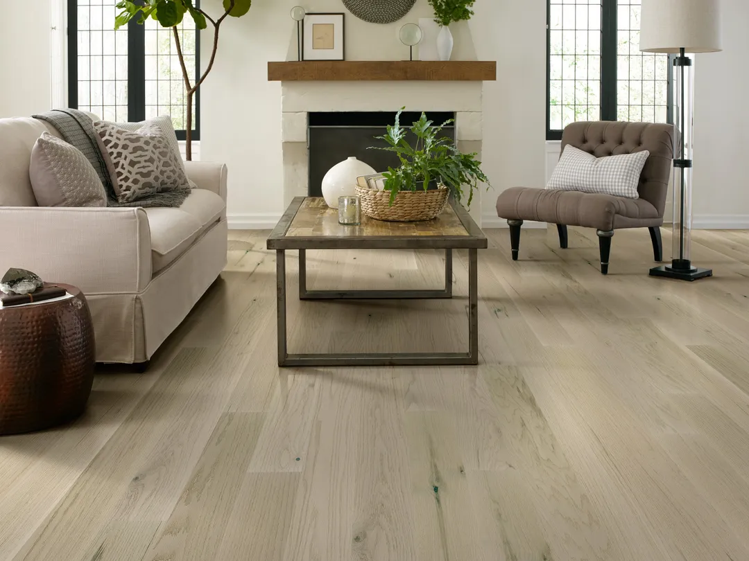 Shaw Kenai Oak Killian Oak 3/8-in T x 6-3/16-in W Water Resistant Wirebrushed Engineered Hardwood Flooring ( 30.48-sq ft / Carton ), photo 2 of 9