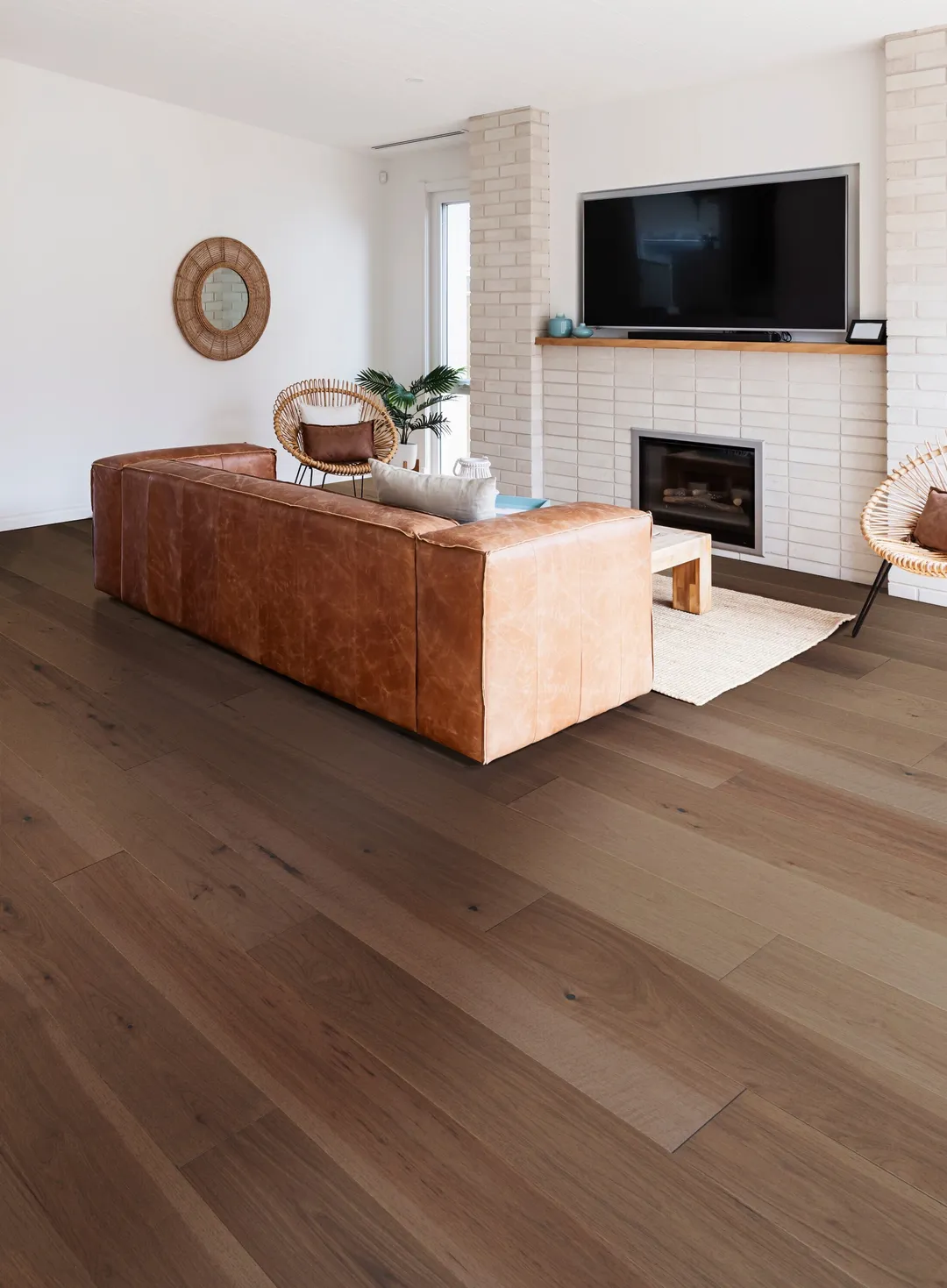 Shaw Seafarer Hickory Tides Hickory 3/8-in T x Variable W Water Resistant Wirebrushed Engineered Hardwood Flooring ( 30.48-sq ft / Carton ), photo 10 of 11