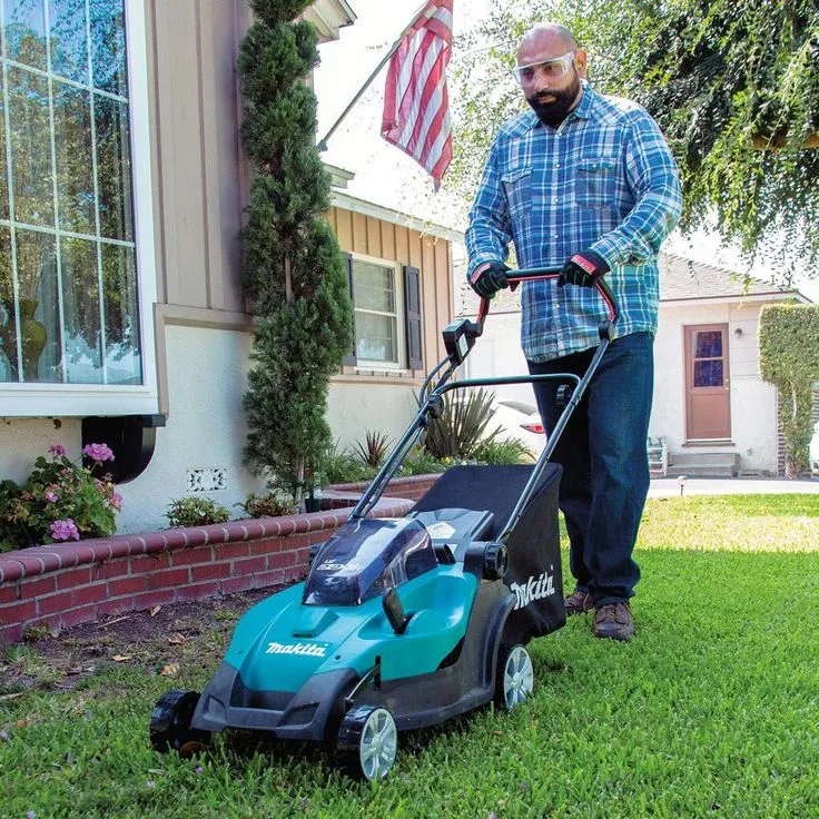 Makita 17 in. 5.0 Ah 18-Volt X2 (36-Volt) LXT Lithium-Ion Cordless Walk Behind Push Lawn Mower Kit, photo 11 of 11