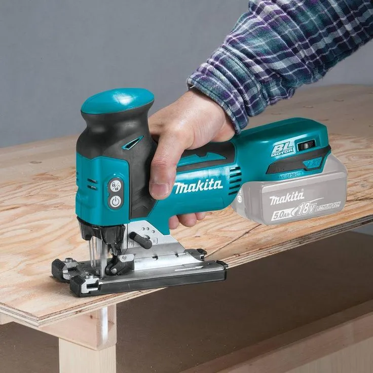 Makita 18-Volt LXT Lithium-Ion Brushless Cordless Barrel Grip Jig Saw Tool-Only with Bonus 18-Volt LXT 5.0 Ah Battery, photo 3 of 11
