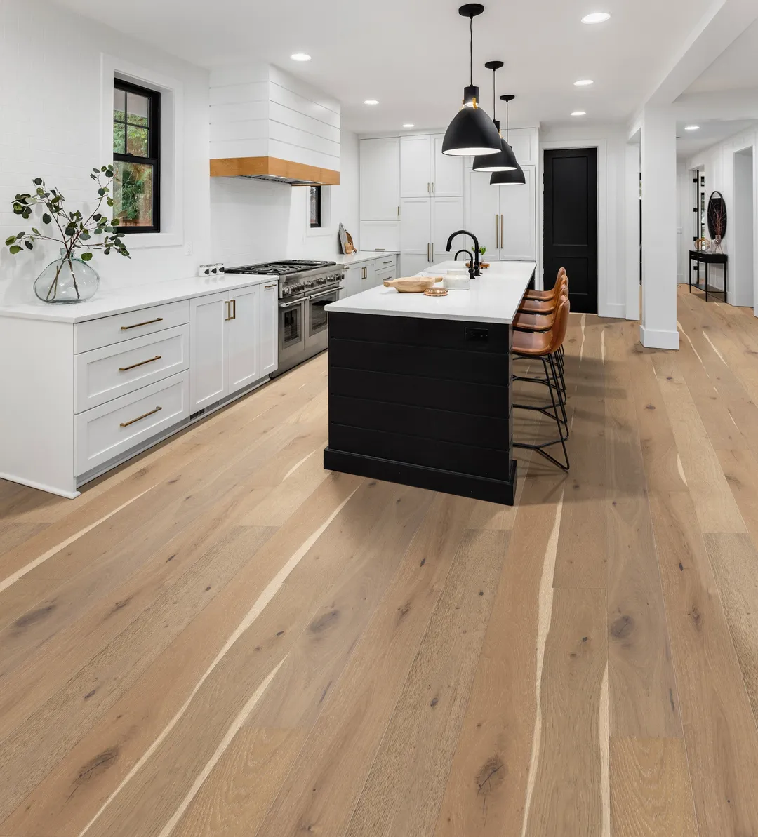 Shaw Balladry 7.5 Bedford White oak 5/8-in T x 7-1/2-in W Wirebrushed Engineered Hardwood Flooring ( 23.31-sq ft / Carton ), photo 2 of 7