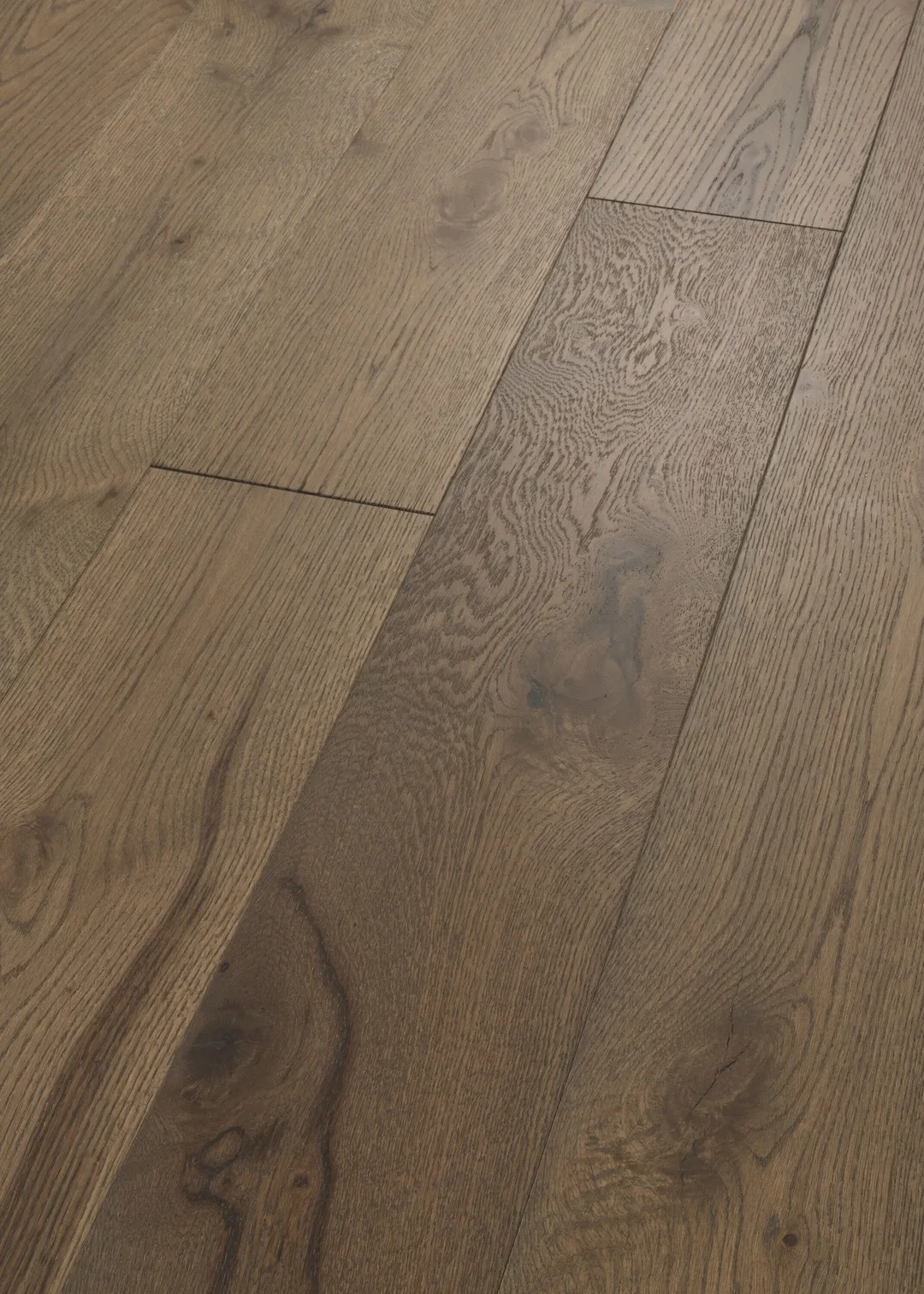 Shaw Williston Oak Dublin White oak 1/2-in T x 7-in W Water Resistant Wirebrushed Engineered Hardwood Flooring ( 23.58-sq ft / Carton ), photo 4 of 8
