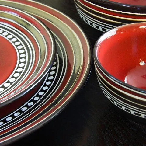 Cafe Versailles 16-Piece Casual Red Stoneware Dinnerware Set