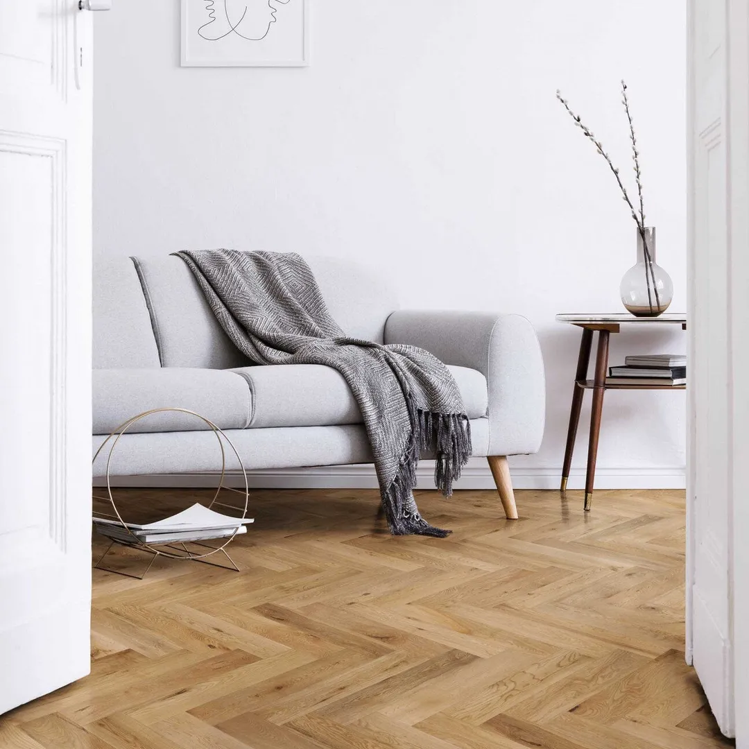 Flooors by LTL Herringbone Flax Brown Oak 19/32-in T x 4-13/16-in W Wirebrushed Engineered Hardwood Flooring ( 9.61-sq ft / Carton ), photo 6 of 7