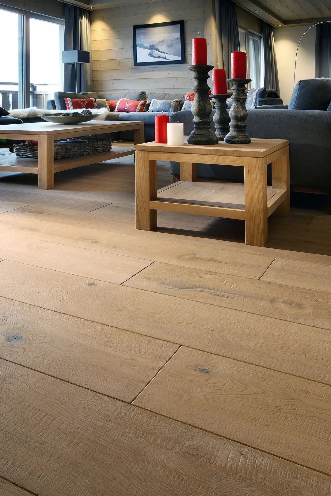 Flooors by LTL Woodstock Oak rustic, brushed, hand scraped, white oiled Oak 19/32-in T x 7-31/64-in W Handscraped Engineered Hardwood Flooring ( 23.31-sq ft / Carton ), photo 6 of 7