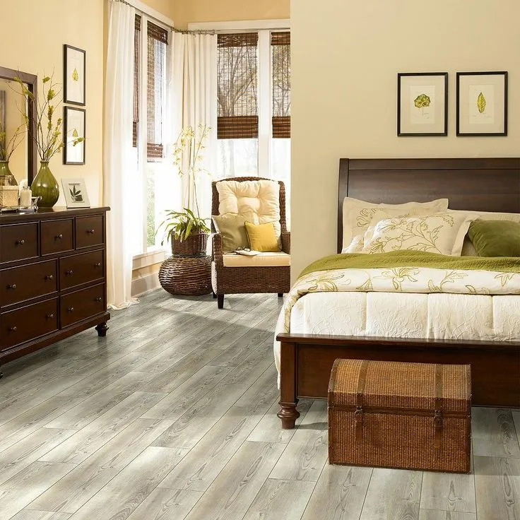 Shaw Prismatic Plus 8-Piece 7.09-in x 48.03-in Glacier Pine Luxury Vinyl Plank Flooring, photo 5 of 8