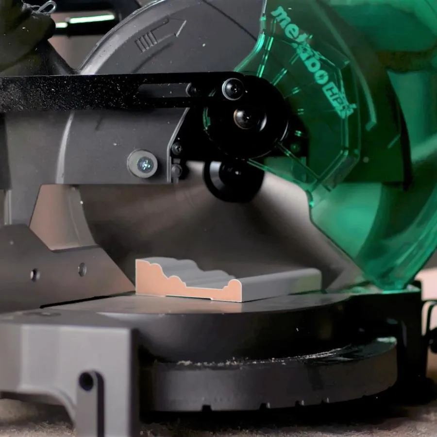 Metabo HPT (was Hitachi Power Tools) 10-in 15-Amp Single Bevel Compound Corded Miter Saw, photo 2 of 9
