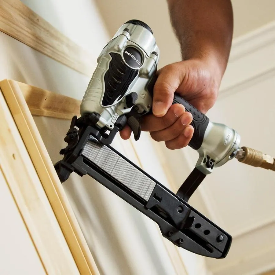Metabo HPT (was Hitachi Power Tools) 18-Gauge 1/4-in Narrow Crown Finish Pneumatic Stapler, photo 5 of 7