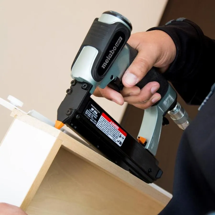 Metabo HPT (was Hitachi Power Tools) 1.375-in 23-Gauge Pneumatic Pin Nailer, photo 9 of 11