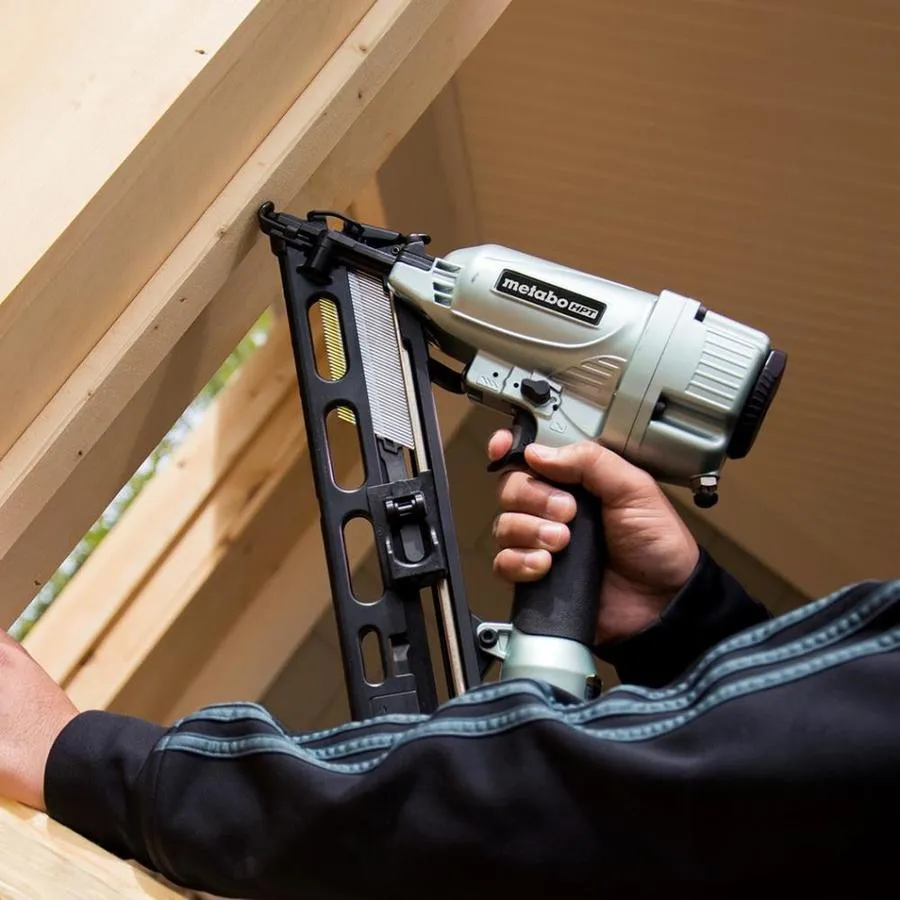 Metabo HPT (was Hitachi Power Tools) 2.5-in 15-Gauge Pneumatic Finish Nailer, photo 7 of 9