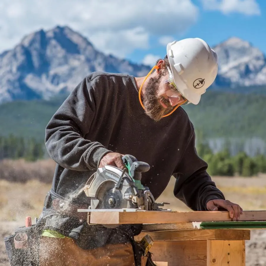 Metabo HPT (was Hitachi Power Tools) MultiVolt 36-Volt 7-1/4-in Brushless Hybrid Cordless and Corded Circular Saw with Brake and Aluminum Alloy Die Casting Shoe, photo 3 of 13