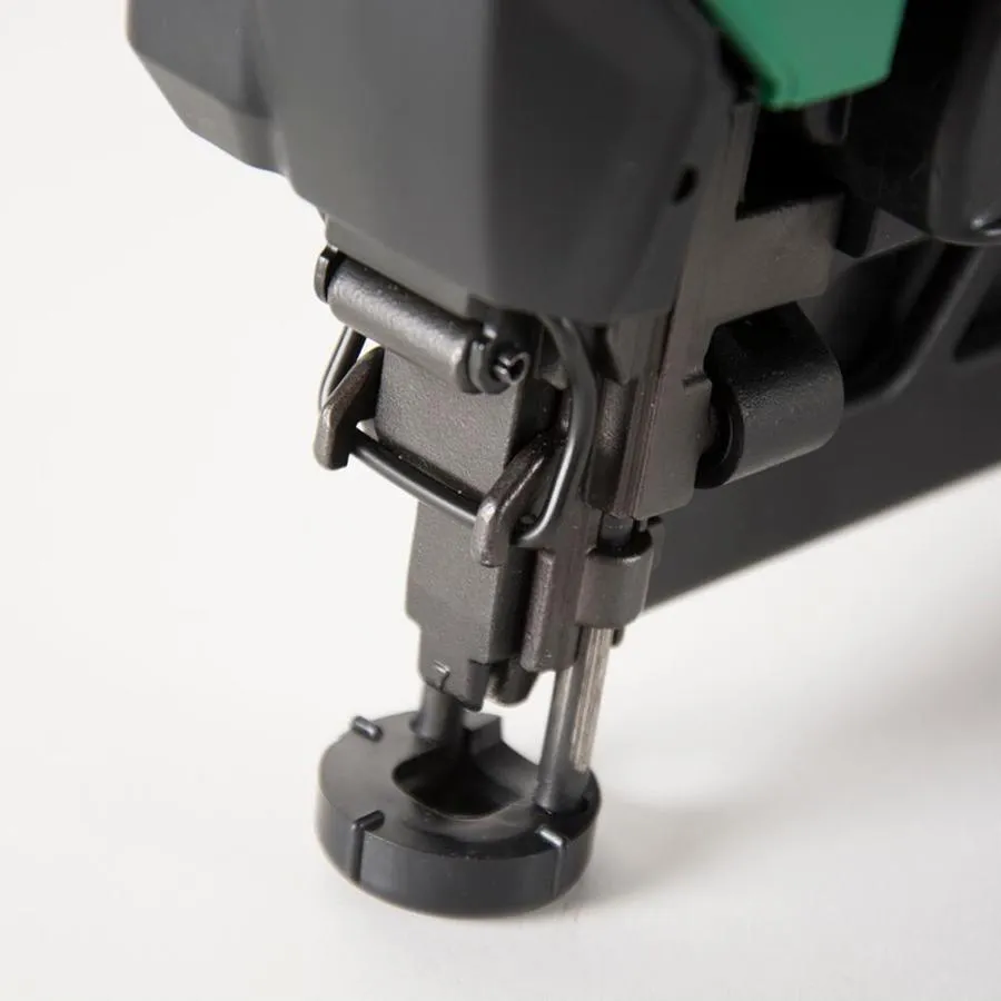 Metabo HPT (was Hitachi Power Tools) 2.5-in 16-Gauge 18-Volt Cordless Finish Nailer, photo 3 of 9