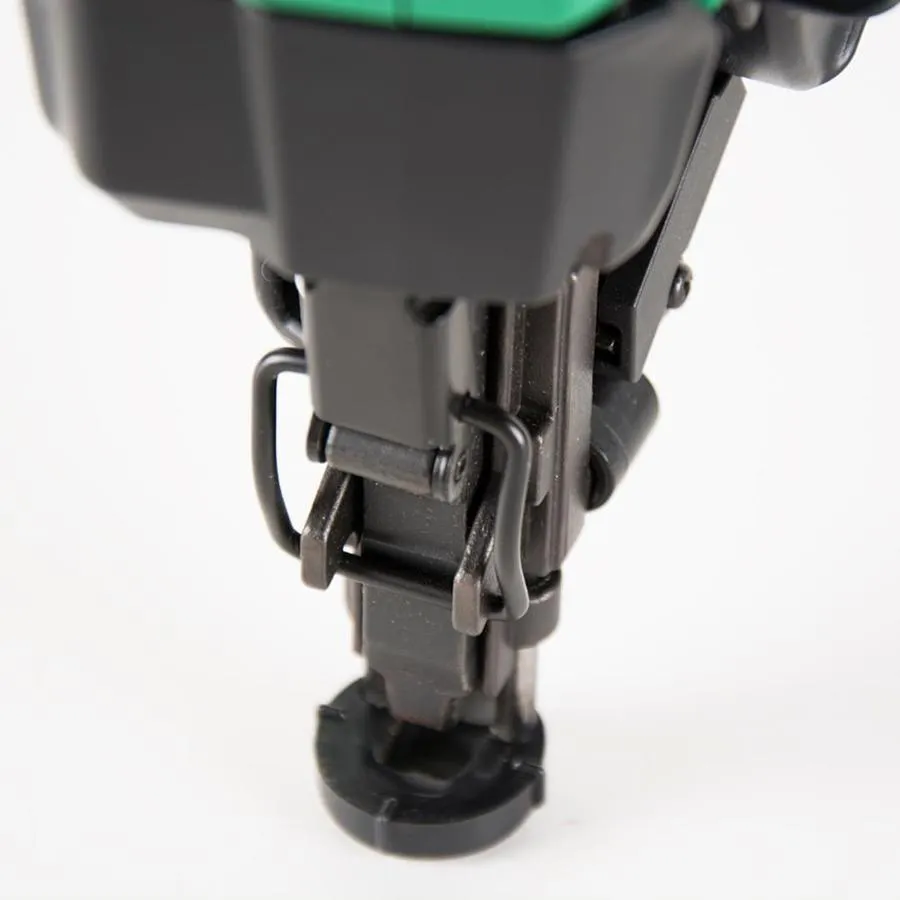 Metabo HPT (was Hitachi Power Tools) 2.5-in 15-Gauge 18-Volt Cordless Finish Nailer, photo 3 of 8