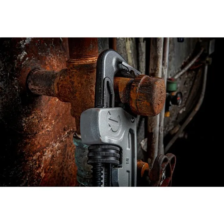 Crescent 18 in. Aluminum Pipe Wrench, photo 3 of 10