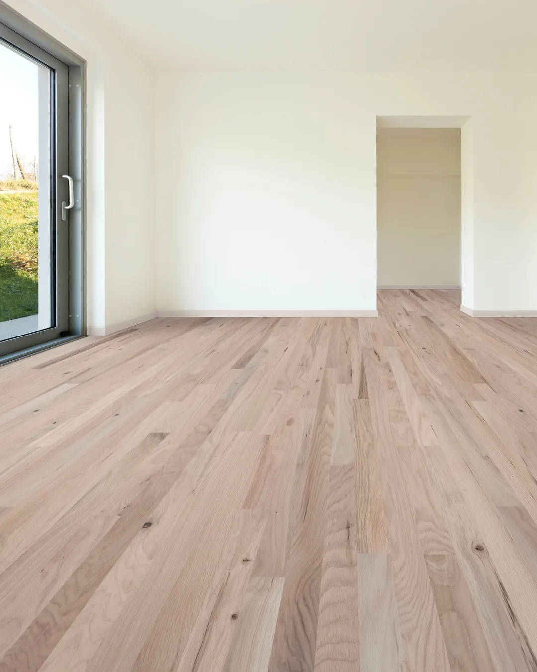 Century Unfinished #1 Common Red oak 3/4-in T x 2-1/4-in W Smooth/Traditional Solid Hardwood Flooring ( 19.5-sq ft / Carton ), photo 2 of 2