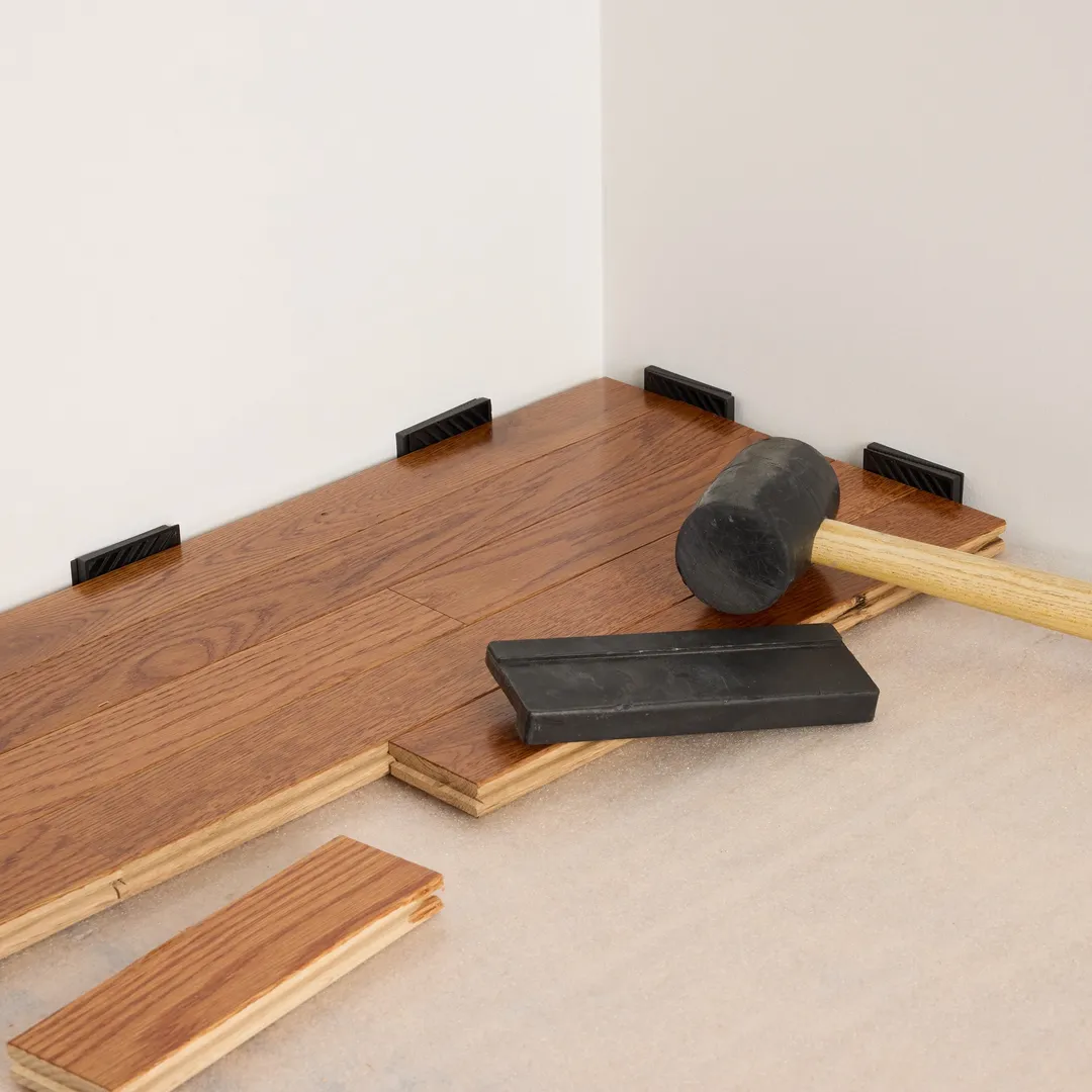 Bruce Frisco Fawn Oak 3/4-in T x 2-1/4-in W Smooth/Traditional Solid Hardwood Flooring ( 20-sq ft / Carton ), photo 5 of 19