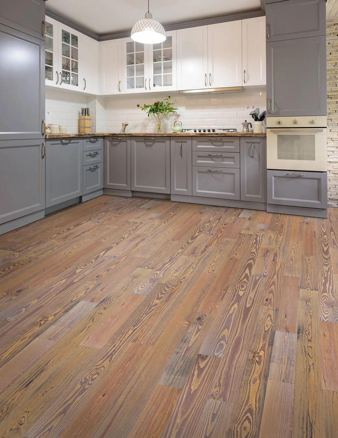 allen + roth CENTURY FLOORING Hazlenut Pine 3/4-in T x 5-1/8-in W Handscraped Solid Hardwood Flooring ( 23.3-sq ft / Carton ), photo 2 of 3