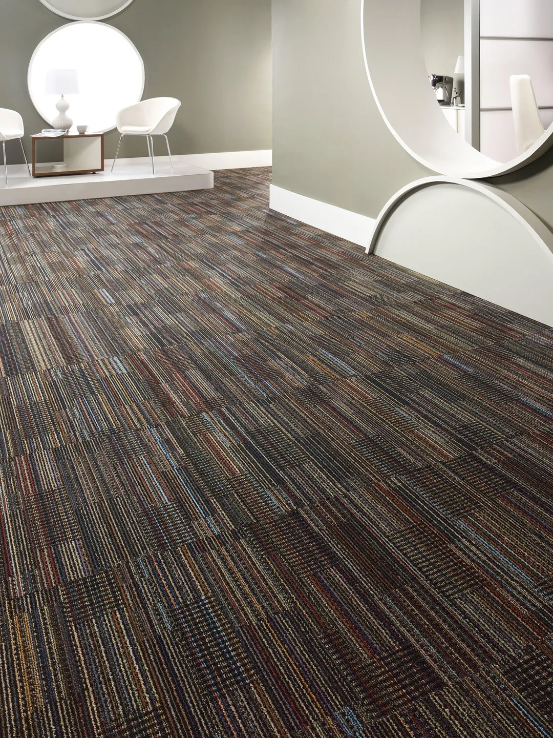Mohawk Queensferry 24" x 24" (72SF/carton) carpet tile in BLACK VELVET, photo 2 of 6