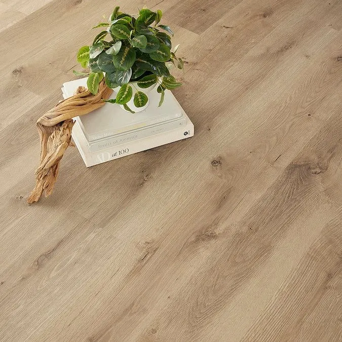 Pergo TimberCraft +WetProtect Lathrop Oak Waterproof Laminate Flooring, photo 8 of 11