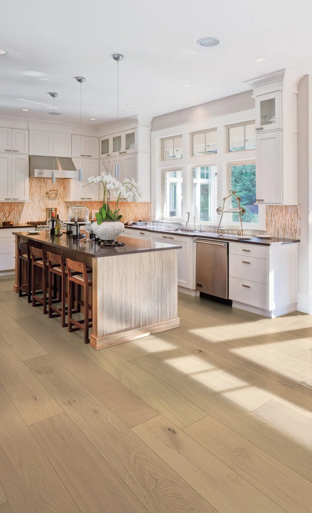 Element Flooring Stoneboro Greenwood European white oak 3/8-in T x 7-1/2-in W Wirebrushed Engineered Hardwood Flooring ( 39.06-sq ft / Carton ), photo 14 of 15