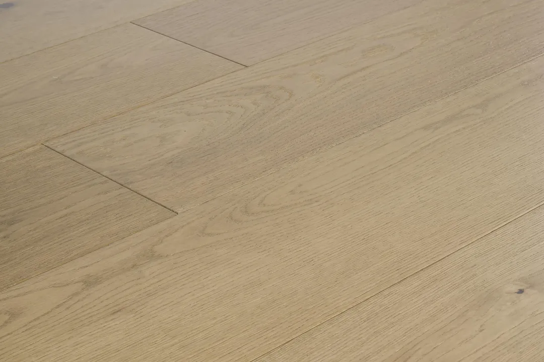 Element Flooring Irving Park Nairn European white oak 9/16-in T x 8-33/50-in W Water Resistant Wirebrushed Engineered Hardwood Flooring ( 31.25-sq ft / Carton ), photo 5 of 15