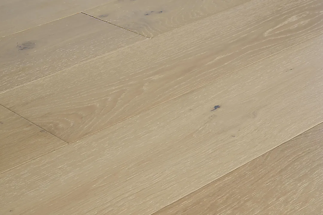 Element Flooring Irving Park Gillen European white oak 9/16-in T x 8-33/50-in W Wirebrushed Engineered Hardwood Flooring ( 31.25-sq ft / Carton ), photo 5 of 15