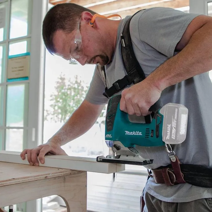 Makita 18-Volt LXT Lithium-Ion Brushless Cordless Jig Saw, Tool Only with Bonus 18-Volt LXT Lithium-Ion 5.0 Ah Battery, photo 10 of 11