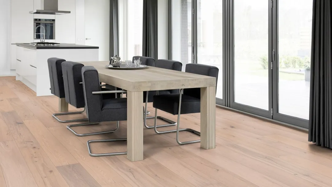 Solidfloor Originals Arctic Oak 5/8-in T x 7-1/2-in W Handscraped Engineered Hardwood Flooring ( 31.074-sq ft / Carton ), photo 2 of 7