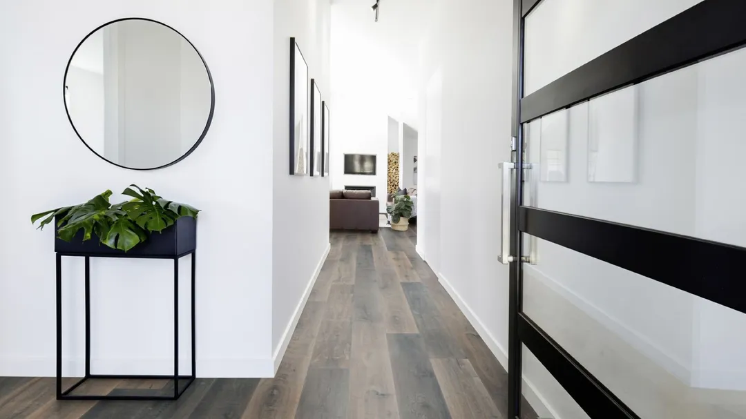 Solidfloor Originals Nova Scotia Oak 5/8-in T x 7-1/2-in W Distressed Engineered Hardwood Flooring ( 31.247-sq ft / Carton ), photo 2 of 7
